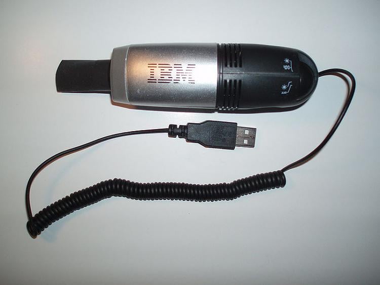 -ibm-usb-vacuum.jpg