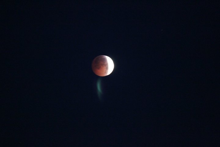 Total Lunar Eclipse of December 21 2010-166342_10150143355814202_821214201_7950686_6980284_n.jpg