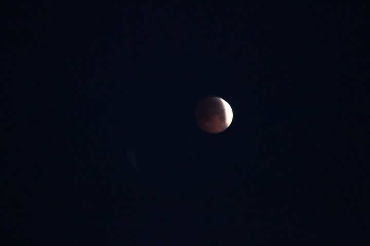 Total Lunar Eclipse of December 21 2010-164546_10150143356349202_821214201_7950710_8036440_n.jpg