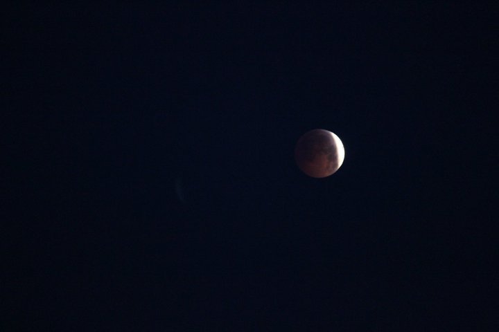 Total Lunar Eclipse of December 21 2010-156725_10150143356419202_821214201_7950713_3178599_n.jpg