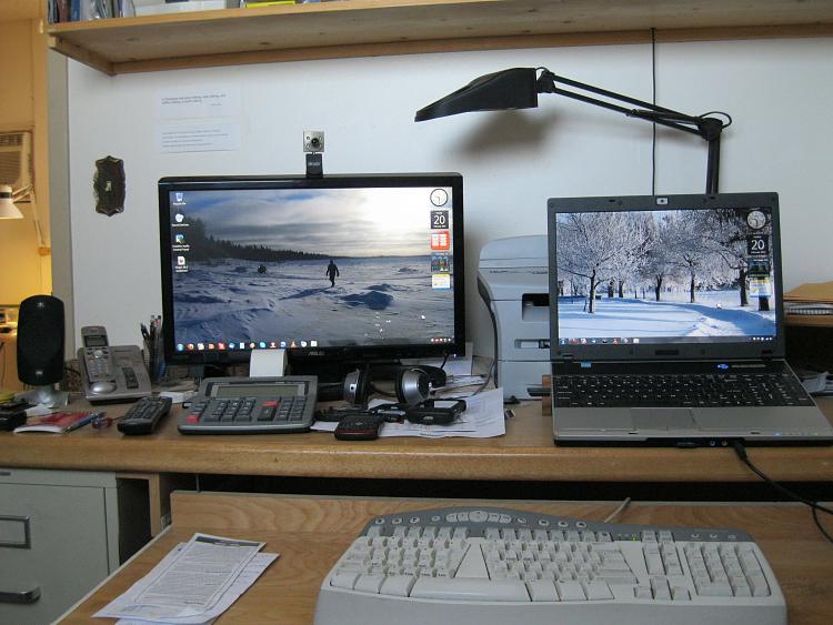 Show us your desk!-win7-desktop-feb-20-2011.jpg