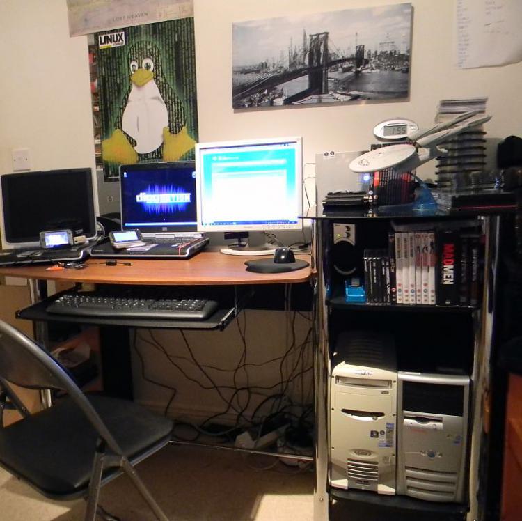 Show us your Office/Computer room-my-desk.jpg