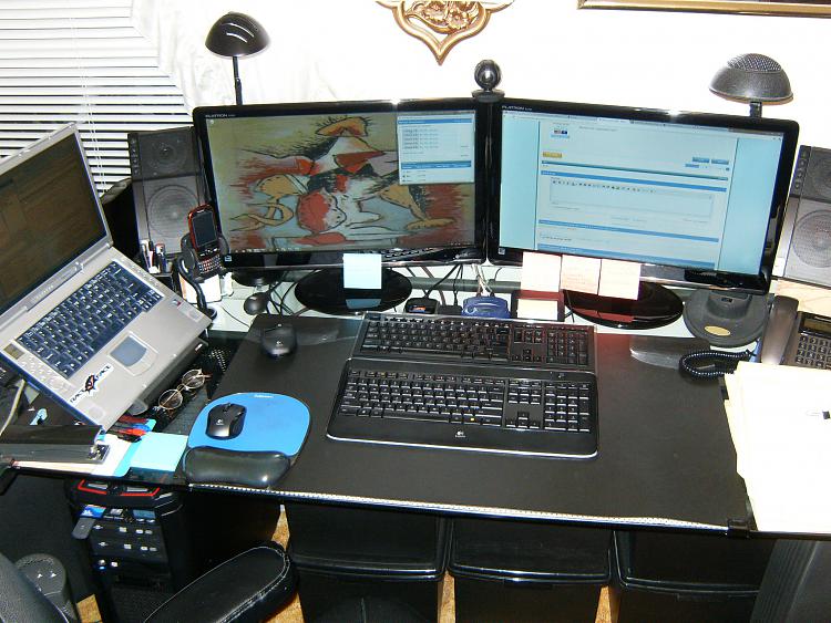 Show us your desk!-006.jpg