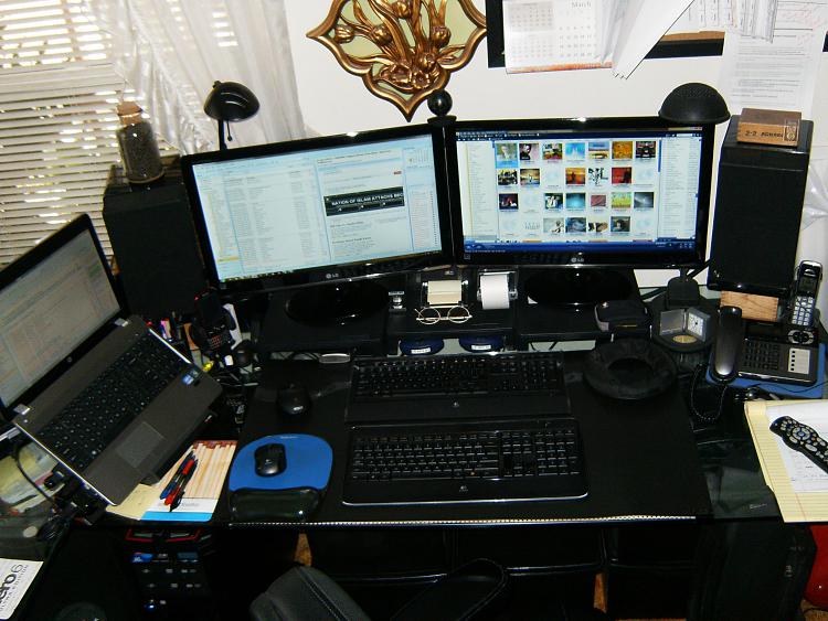 Show us your desk!-hpim2055.jpg