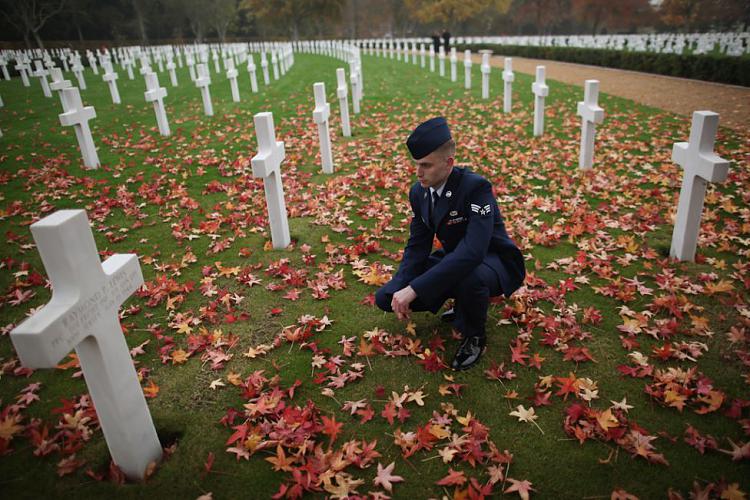 Memorial Day 2012-honoring-soldiers-veterans-day-16-20111111.jpg