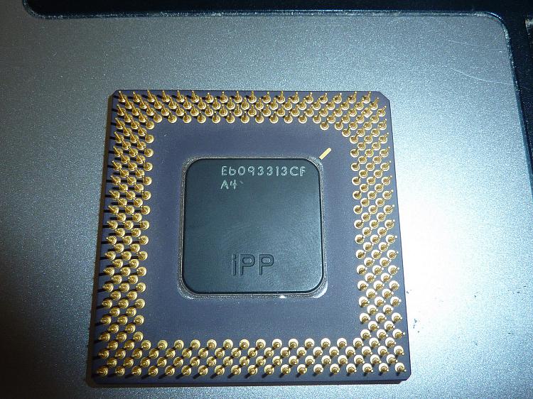 Help Identifying Old Intel CPU-p1080614.jpg