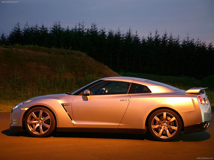 Dream Car-nissan-gt-r_2008_1600x1200_wallpaper_11.jpg