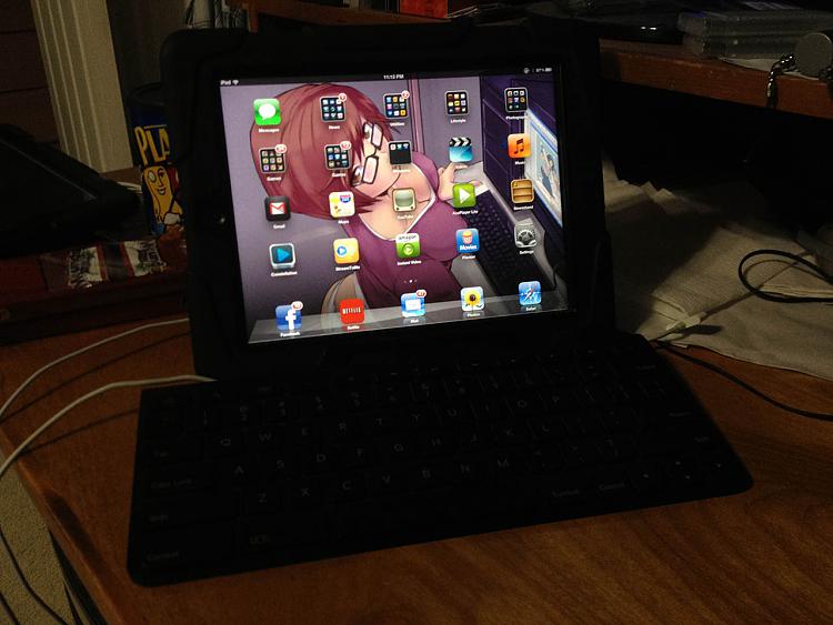 Show Us Your Tablets-ipad-keyboard.jpg