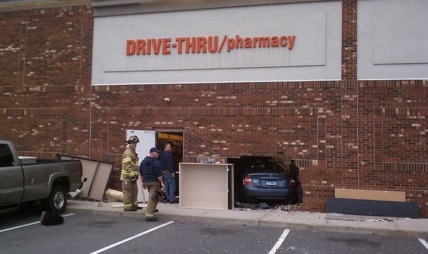 Funny and Geeky Cool Pics [2]-drive_thru_pharmacy.jpg