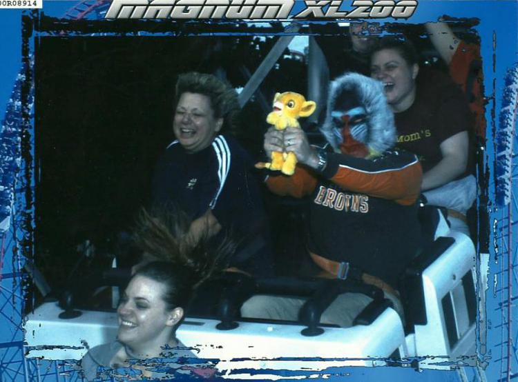 Funny and Geeky Cool Pics [2]-7e88210f29f9730e21b472a584f39db7-lion-king-reenacted-roller-coaster.jpg