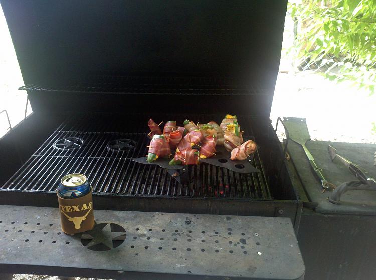 Jalepeno poppers-grill.jpg