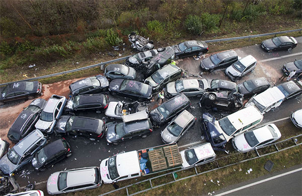 Keep calm and let the car drive itself-52-car-pile-up.jpg