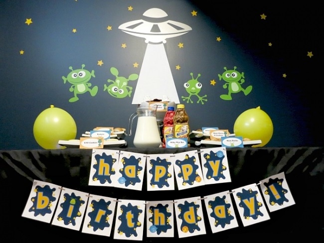 Seven's Seven! Happy birthday SevenForums.com.-alien-birthday-party.jpg