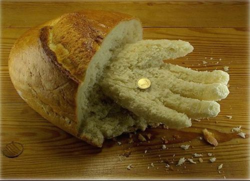 Pics -Feast ur eyes!-bread-hand.jpg