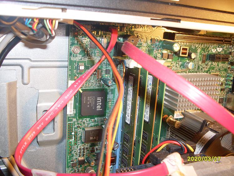 I had both my Gateway SX2803 Win 7 and the eMachine T3095 XP die-sdc13289.jpg