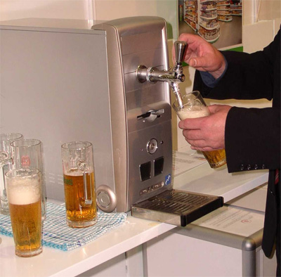 Beer and PC's do not mix...-beer_pc.jpg