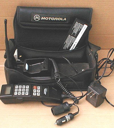 Post your cellphone-moto_bag_phone.jpg