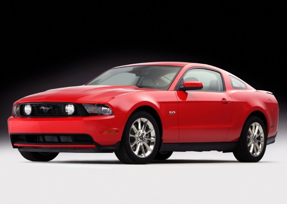 Dream Car-2011-ford-mustang-gt-front-side-view-588x419.jpg