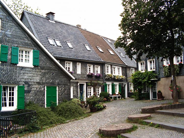 Post a picture of your city/town!-solingen_graefrath_2006_08_09_0080.jpg