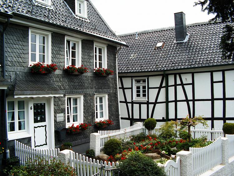 Post a picture of your city/town!-solingen_graefrath_2006_08_09_0093.jpg