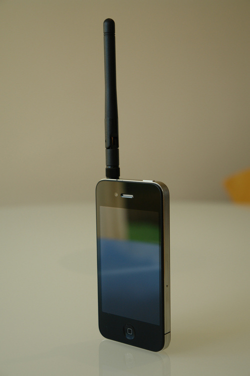 No more antenna problems with iPhone 4!-01.jpg