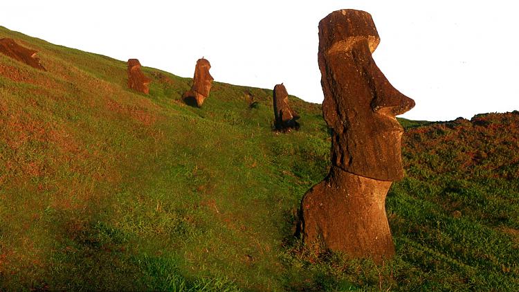 Custom Windows 7 Wallpapers - The Continuing Saga-easter-island.jpg