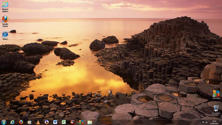 Show us your Desktop-lisas-comp.jpg