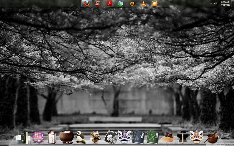 Show us your Desktop-desky-1.jpg