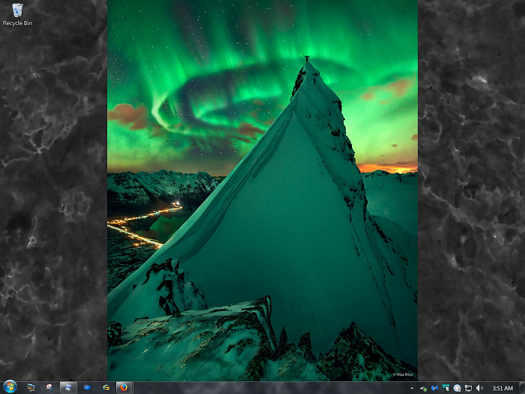 Show us your Desktop 2-ashampoo_snap_2014.11.03_03h51m25s_003_folderview.png