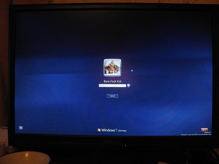 Windows 7 to officially support logon UI background customization-img_0263.jpg