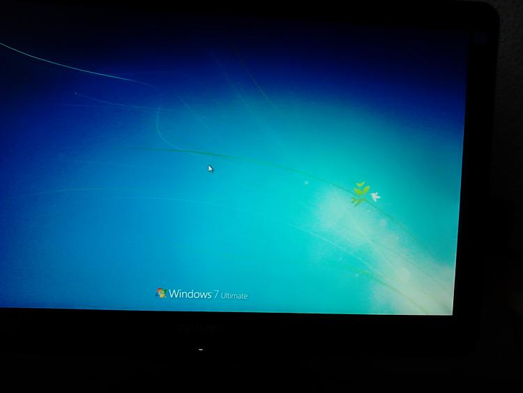 Windows 7 stuck on welcome screen-dsc_0017.jpg