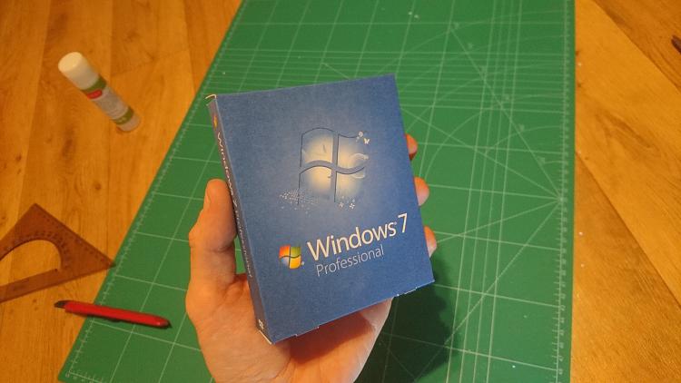 Does anyone have good scan of Windows 7 PRO retail box?-dsc_0107.jpg