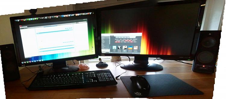 Broken cursor on main monitor-desk.jpg