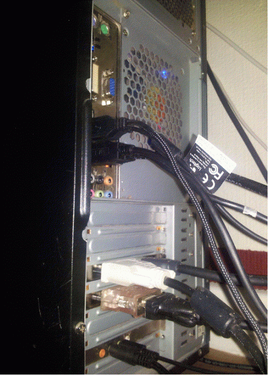 dual Screen strat up problem. one monitor stys black-pcback.gif