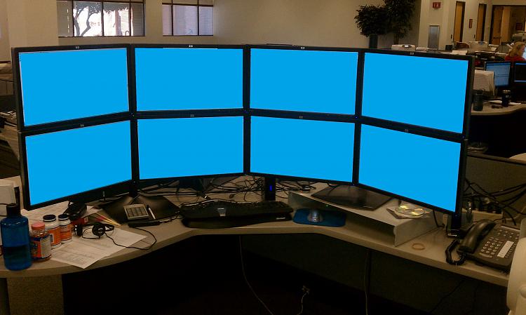 GTX 560 Non-ti Tri-Monitor-5d68138d_multiple-monitors-8.jpeg