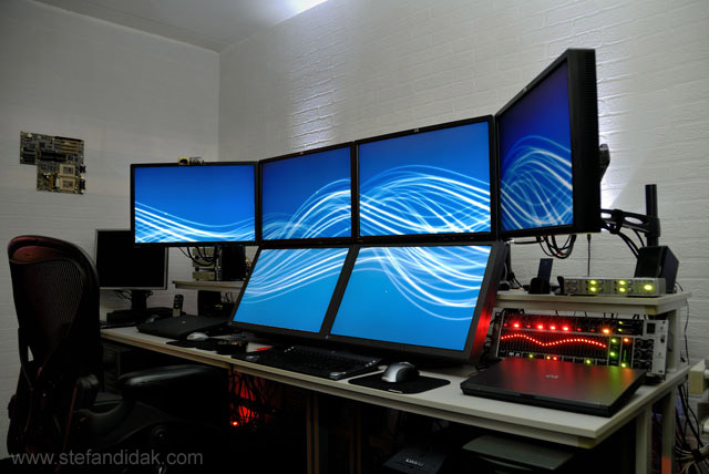 GTX 560 Non-ti Tri-Monitor-multi-6-monitors.jpg