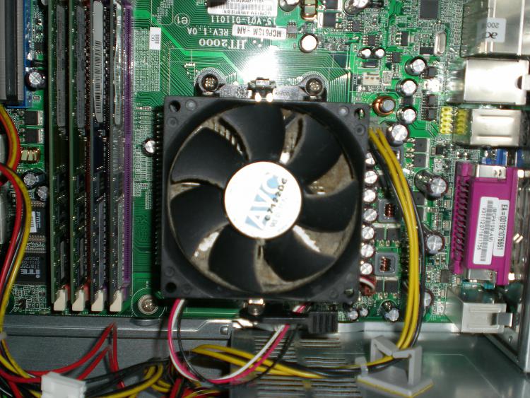 How do I take out a CPU fan?-dscn1126.jpg
