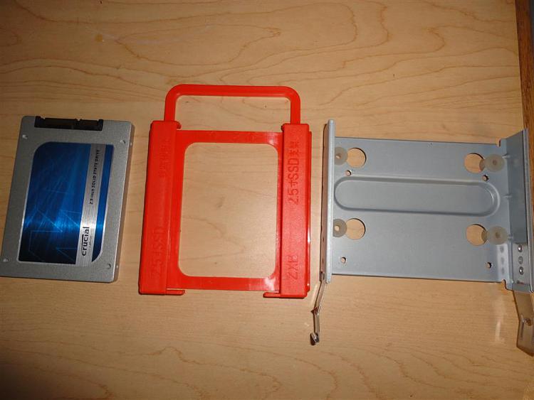 Mounting an SSD into a 3.5 Tray.-adapter-1-.jpg