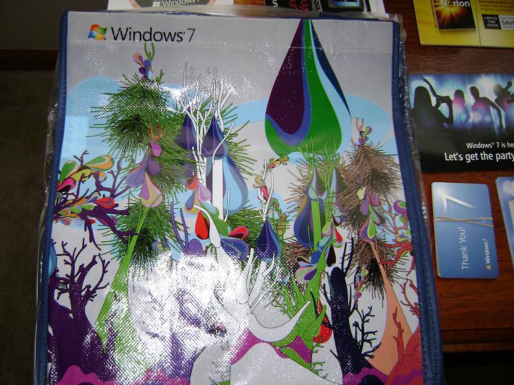 Whats inside the Windows 7 Party Pack ?-dsc00790.jpg