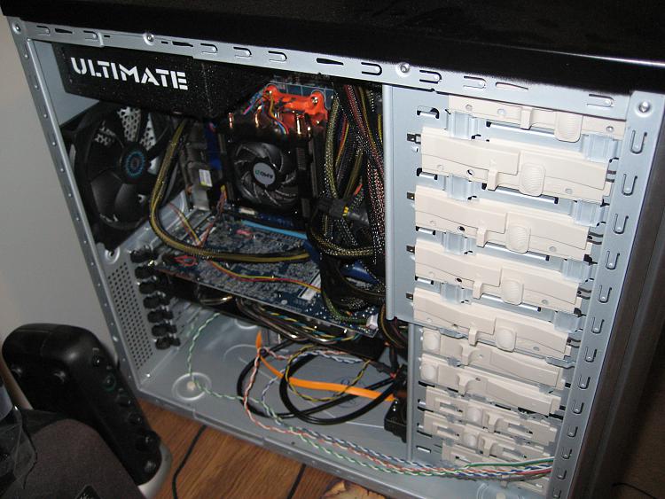 Show Us Your Rig-computer-20090519-inside.jpg