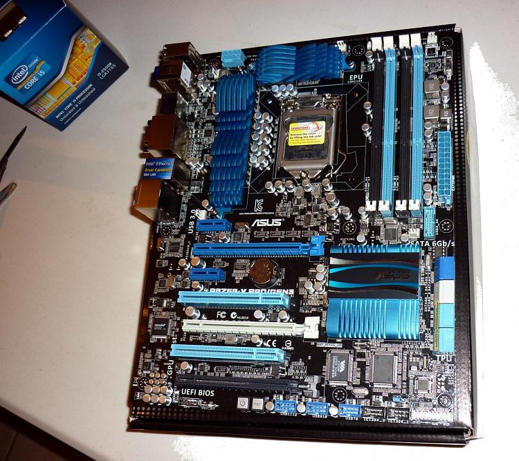 Show Us Your Rig [3]-4-mobo-unboxed.jpg