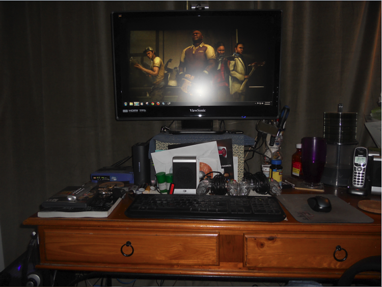 Post your gaming rig here!-desk-2.png