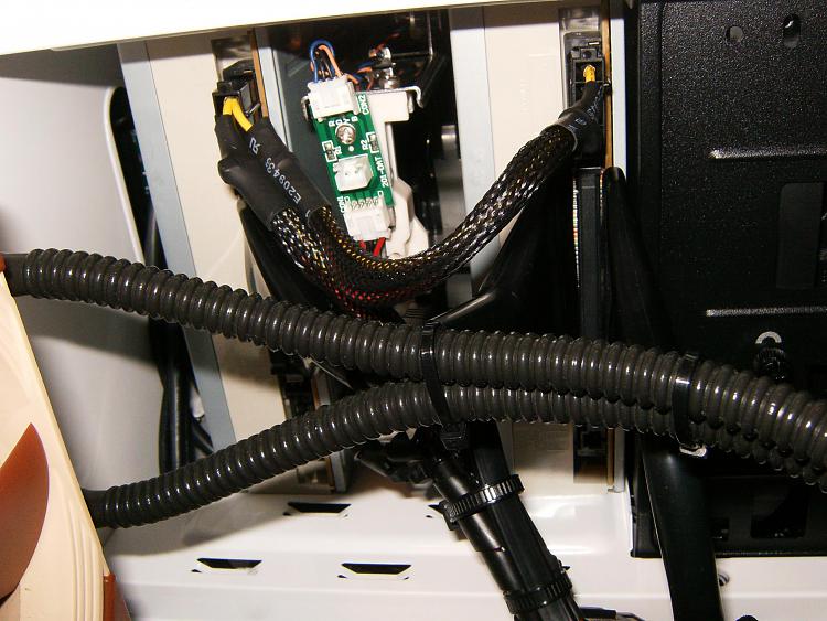 Is there any way to manage cables without cable extenders?-hpim2424.jpg