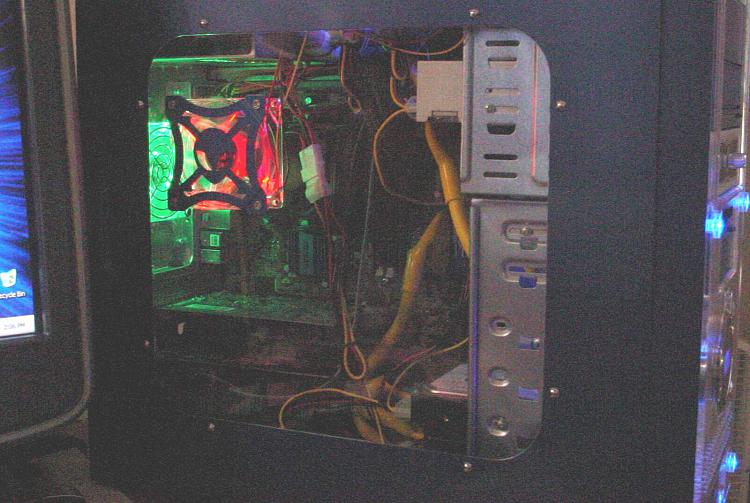 Show Us Your Rig [5]-computer-build-12-.jpg