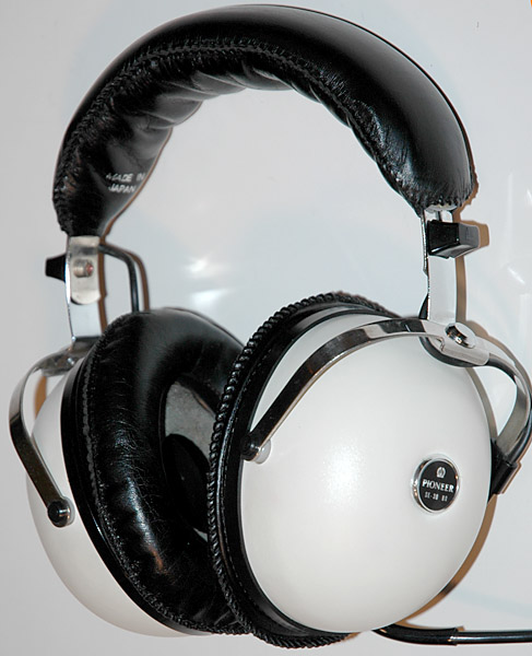 Headphone recommendations-pioneerheadphones1.jpg