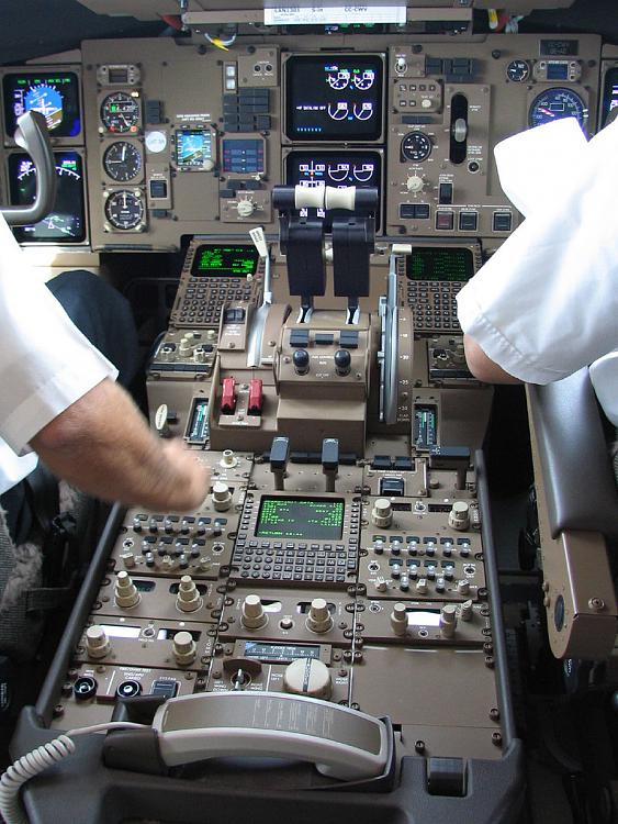 Lights - Add An On/Off Switch-boeing_767_cockpit.jpg