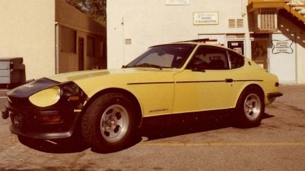 Alan's Z in front of studio.jpg Alan's Z in front of studio.jpg