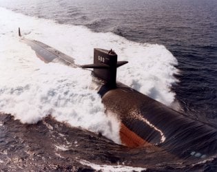 USS_Los_Angeles;0868802.jpg