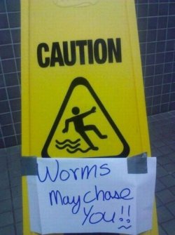 Worms_Caution.jpg