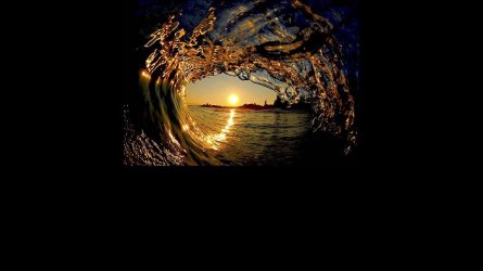 Molten liquid gold.jpg Molten liquid gold.jpg